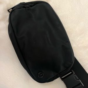 Lululemon Everywhere Belt Bag